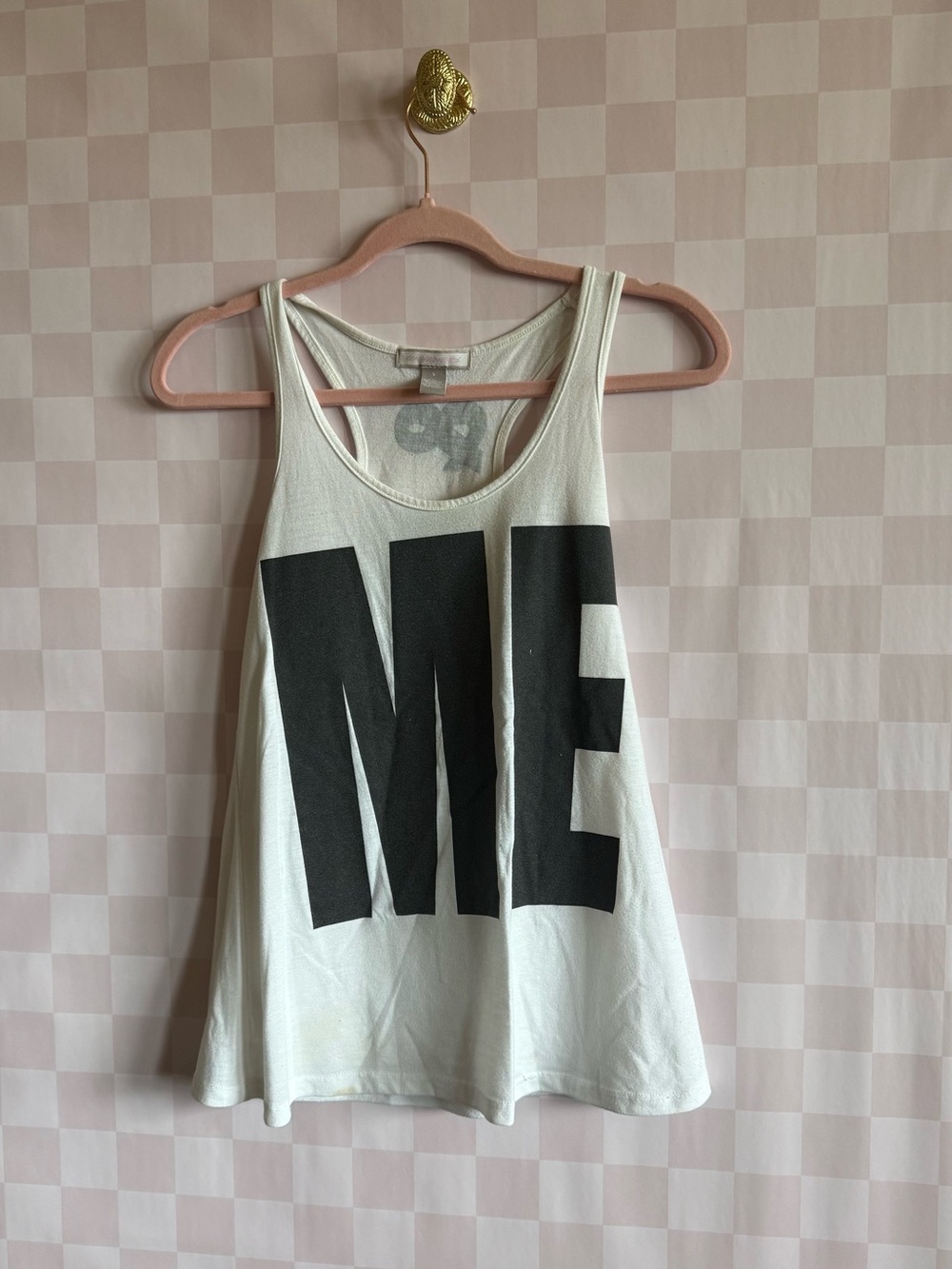 🏃‍♀️🏓🛼🌸👟☀️🥥
White Tank Top